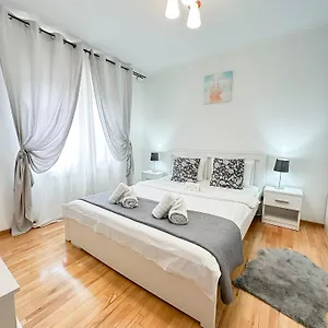  Daire Sunrise Center
