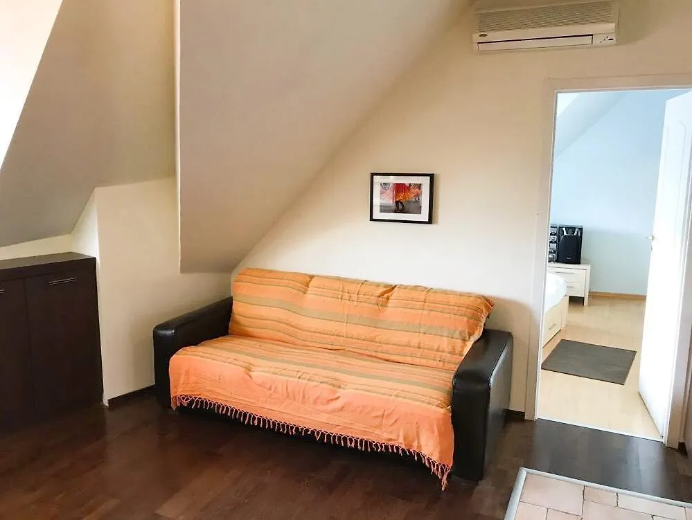 Cozy Flat In Villa Near Old Town Boekarest Appartement